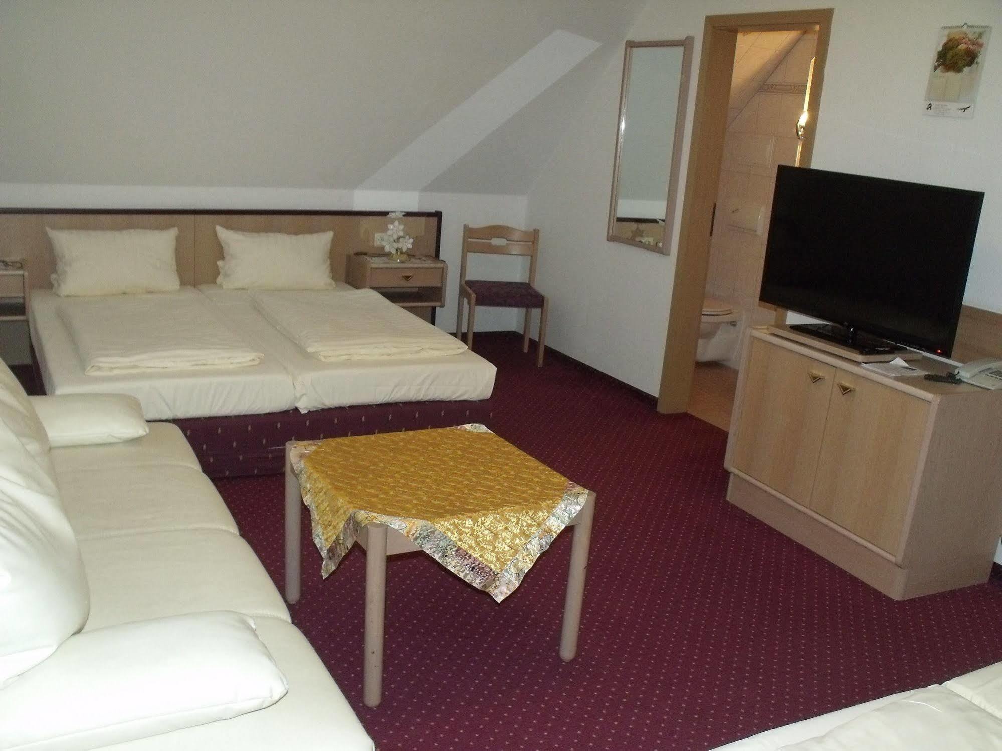 Seehotel Schorfheide Althuttendorf Exterior foto